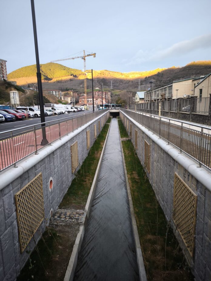 URAk Ziako errekastotik Oria ibaira zihoazen 5.200 biztanle baliokideren isuriak kendu ditu