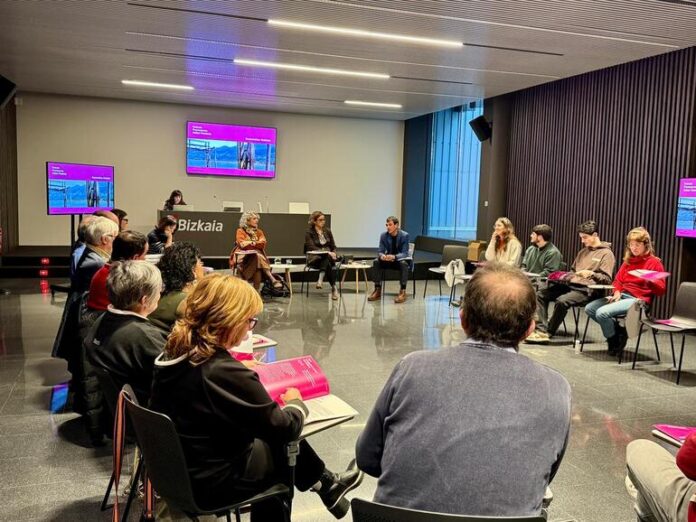 Eusko Jaurlaritzak eta Bizkaiko Foru Aldundiak Busturialdea-Urdaibain egindako entzute-prozesuari buruzko amaierako txostena aurkeztu dute