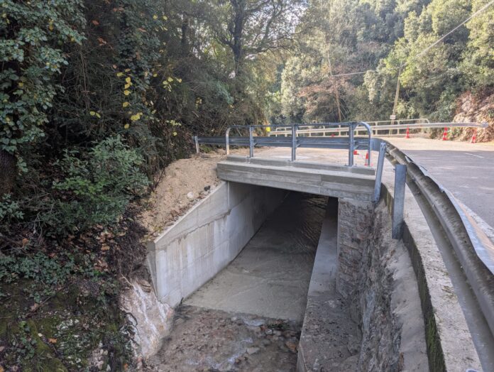 Lurralde Kohesioak Galbarra ibaiaren gaineko zubiaren eta NA-7240 errepide lokalaren galtzadaren handitzeak amaitu ditu