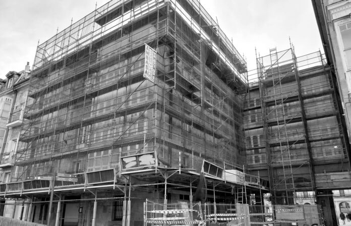 Espainiak zazpi milioi etxebizitza baino gehiago berritu beharra du: nola egin birgaitze energetikoen plangintza errealista