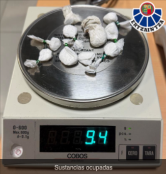 Detenido en Bergara tras arrojar dosis de droga al paso de la Ertzaintza