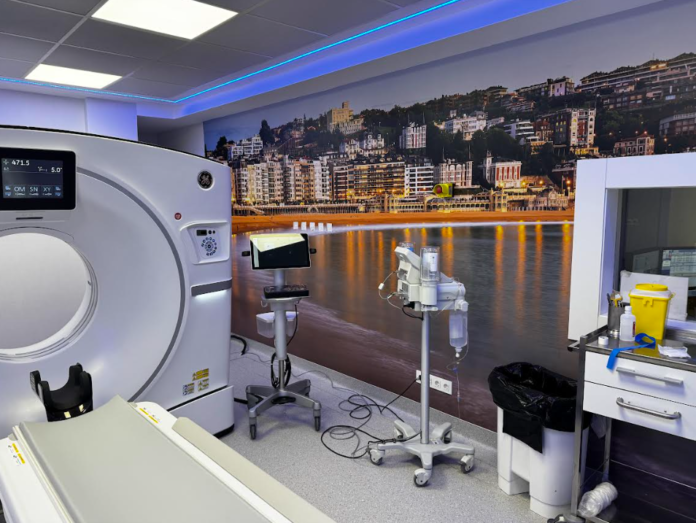 Policlínica Gipuzkoa incorpora un TAC con inteligencia artificial que reduce un 40% la radiación
