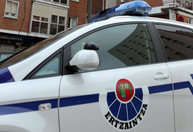 Cuatro menores investigados por propinar una paliza a dos jóvenes en el patio de un colegio de Lasarte-Oria