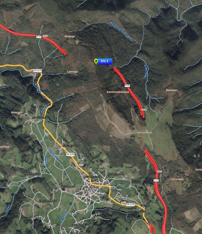 Un camión averiado en Berastegi provoca importantes retenciones en la A-15