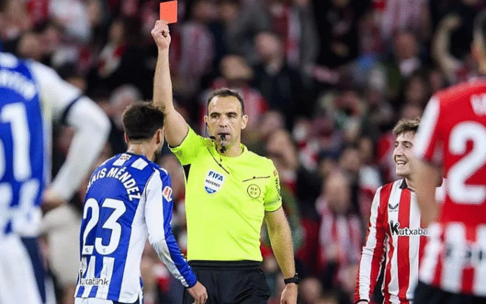 La Real Sociedad presenta alegaciones a la «escandalosa» expulsión de Brais Méndez