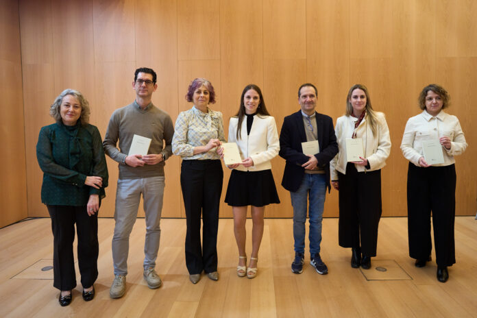 Celia Carrascok «Simas de aliento» liburua aurkeztu du, 2024ko Talentu Artistikoa Sustatzeko Sariaren emaitza