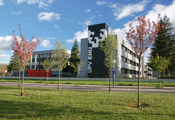 La EHU cierra hoy el campus de Vitoria por un acto de Vox que conmemorará el 23F