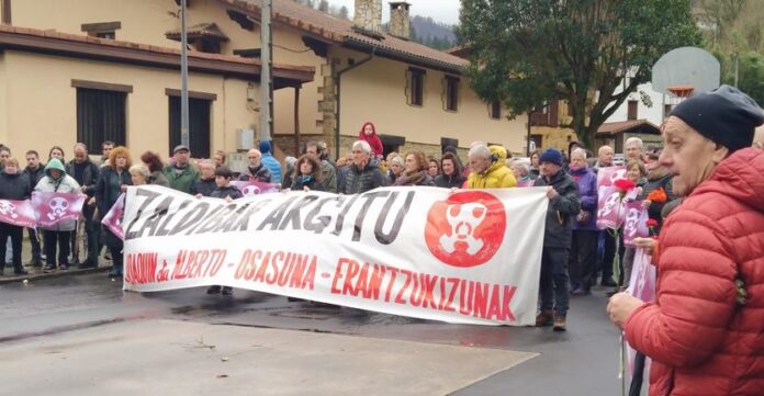 La plataforma Zaldibar Argitu exige a la Justicia “respuestas” en el sexto aniversario del derrumbe