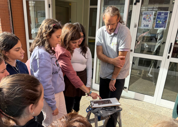 Ikastetxeetako ikasleek Barakaldoko airearen kalitatearen neurketei buruz egiten dituzten proposamenak aztertu egingo dira erabakiak hartzeko eta gure ingurunea hobetuko duten ekintza berriak bultzatzeko