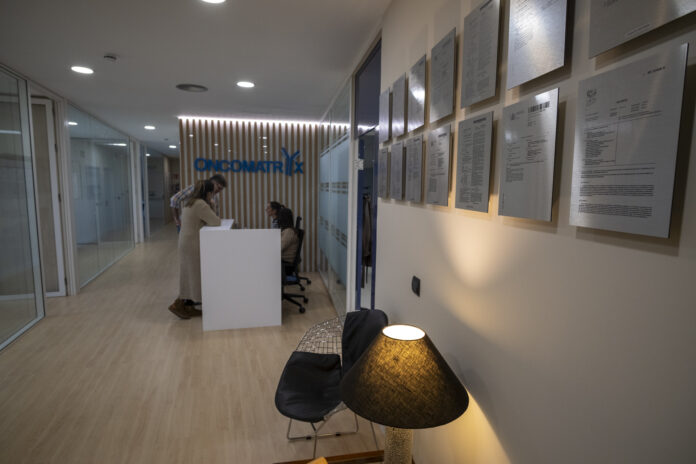 Kutxa Fundazioak, Eusko Jaurlaritzak eta Espainiako Gobernuak Oncomatryx biofarmazeutiko  bihurtzea bultzatzen dute