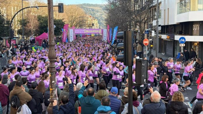 Donostia se tiñe con una participación récord de 6.500 mujeres en la 36ª Lilatón