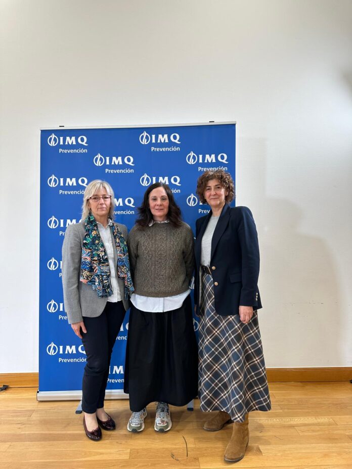 Elena Pérezek eta Lourdes Íscarrek Euskadiko prebentzioan emakumeen lidergoari buruzko elkarrizketa batean parte hartu dute, IMQ Prevención erakundeak antolatuta