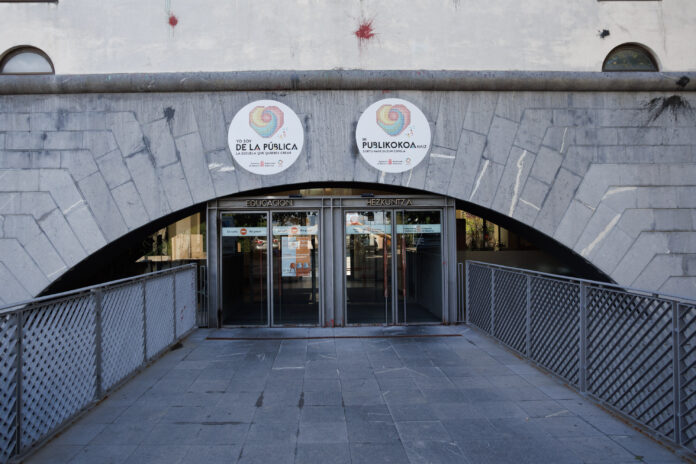 Hezkuntza Departamentuak baimena eman die Joakin Lizarraga ikastetxeari eta Principe de Viana, Marques de la Real Defensa eta Buztintxuriko D ereduei AHIP uzteko