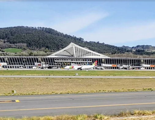 El conflicto laboral en Groundforce provoca las primeras demoras en el aeropuerto de Loiu
