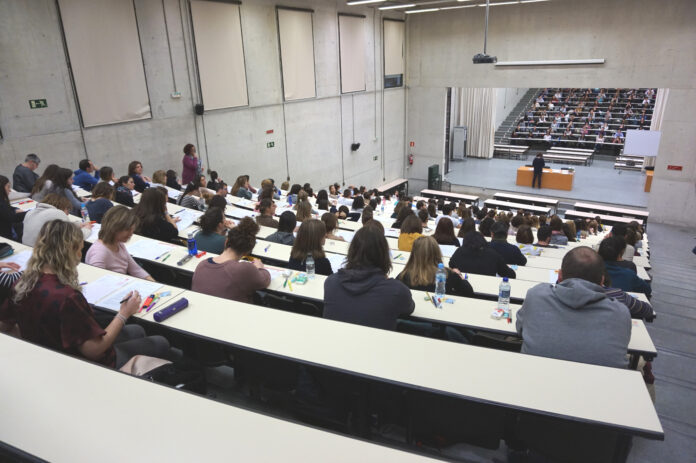 Nafarroako Gobernuak enplegu publikoko 34 plaza deitu ditu A eta C mailako lanpostuetarako