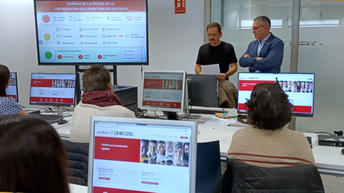 Nafarroak gaitasun digitaletan ziurtagiria lortzeko deialdi berri bat jarri du abian, berrikuntza gisa, tarteko mailako proba bat sartuz