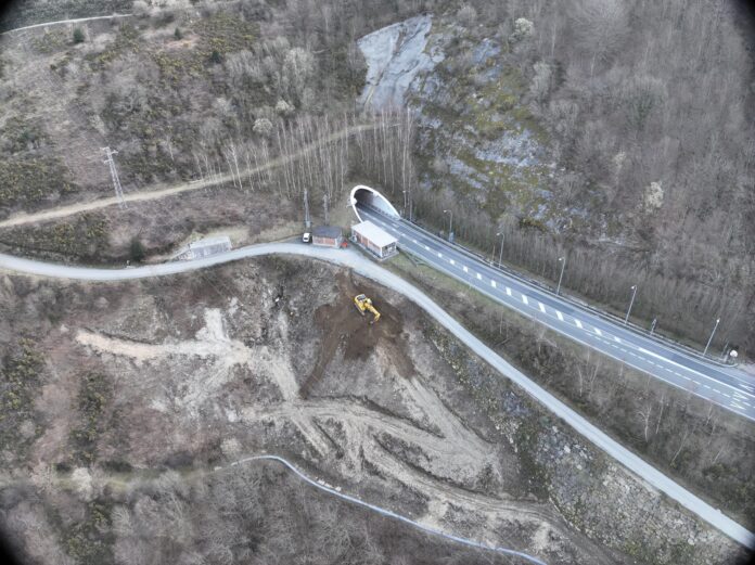 Martxoaren 26an, 30ean eta 31n eta apirilaren 8an eta 9an, trafikoa eten egingo da N-121-A errepidean, Belateko eta Almandozeko tunelen arteko obrak direla-eta