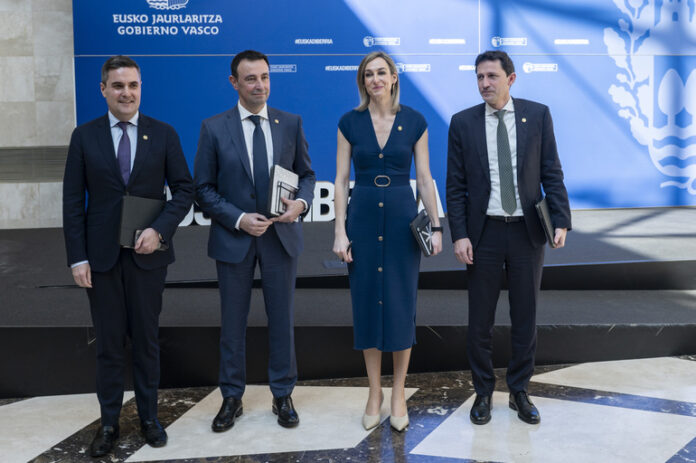 Gobernu Kontseiluak ezkutu industriala aktibatu du 1.047 milioi eurorekin, Ekialde Ertaineko gatazkaren eraginari aurre egiteko