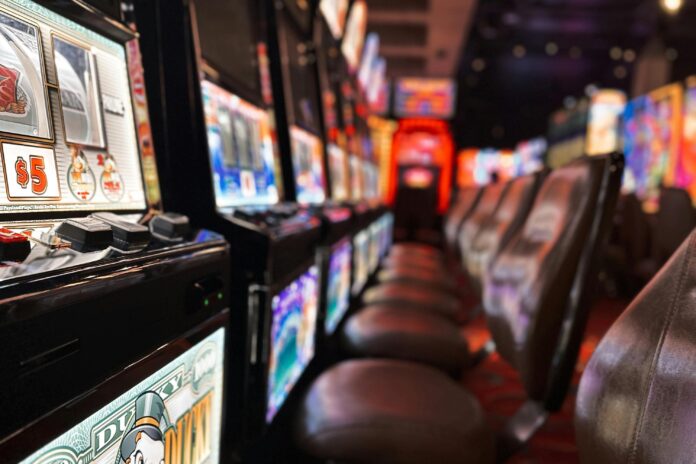 Joko-aretoek eta apustu-lokalek nahitaez kontrolatu behar dituzte sartzeak ostegunetik aurrera