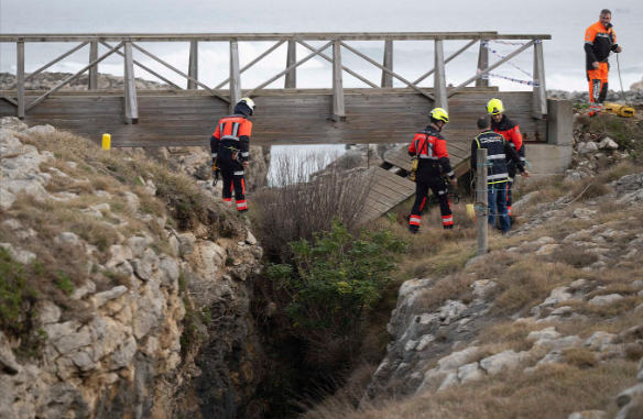 Tres de los jóvenes fallecidos en el desplome de una pasarela en Santander eran de Euskadi