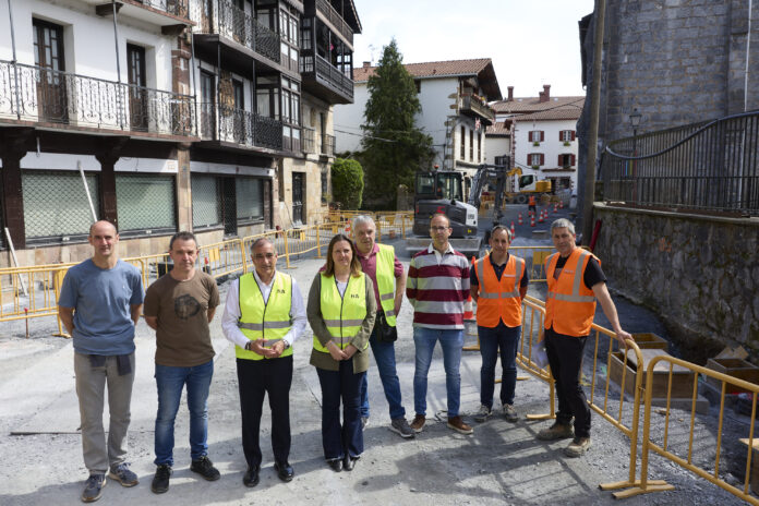 Lurralde Kohesioak 3,7 milioiko inbertsioa eragin du Berako zeharbidean eta Kanttonberri kaleko zoladura, hornidura, saneamendu, euri-ur eta zerbitzuetan