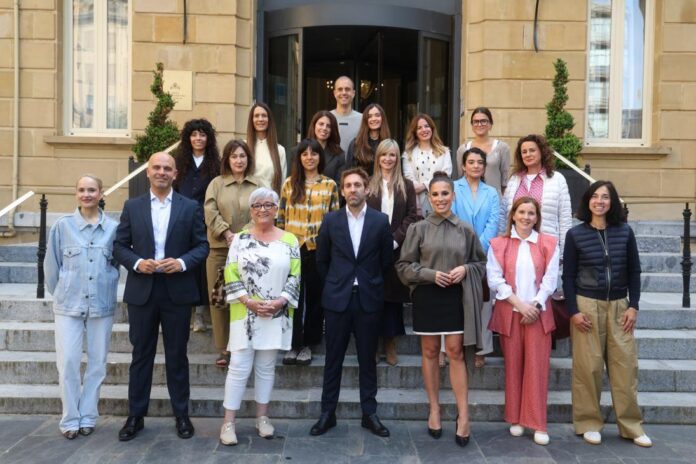 Donostiak estatu modaren gune gisa sendotuko du bere posizioa, besteak beste, Baro Lucas, Luis Infantes, Isabel Sanchis eta Sophie et voilàri esker