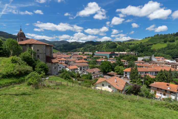 Martxoa gehienbat beroa izan da ipar partean eta normala hego partean