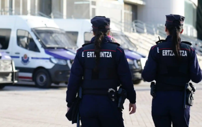Detenido un hombre de origen magrebí por herir en el cuello con un cuchillo a su compañero de piso en Donostia