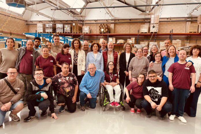 San Adriango Tasubinsa zentroak desgaitasuna edo gizarteratzeko zailtasunak dituzten 92 erabiltzaile ditu, eta bertan izan da Maeztu kontseilaria egindako berritze-lanak ikusten