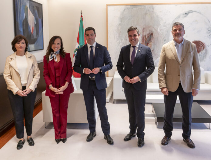 Imanol Pradales Lehendakariak harrera egin die ‘Red Eléctrica’ enpresako kideei