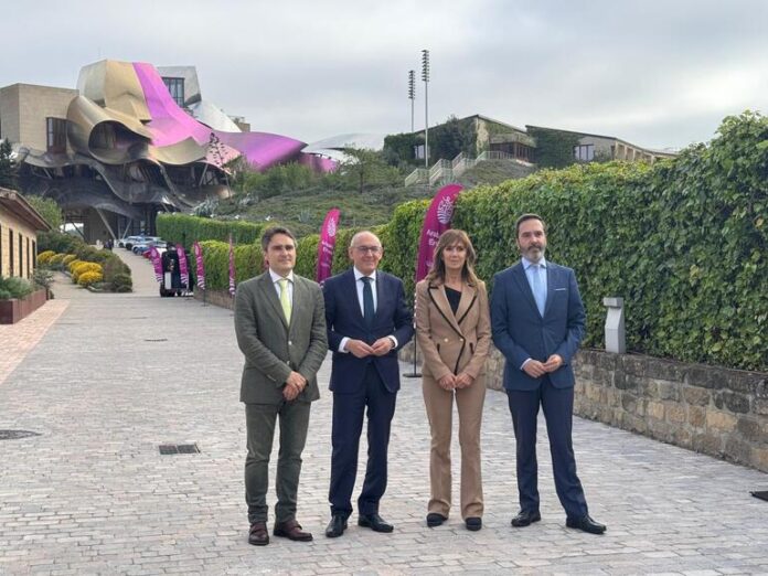 “Arabako Errioxak bere lidergoa indartu du enoturismoan, sektorearen jasangarritasunaren, kalitatearen eta ondarearen alde apustu eginez”