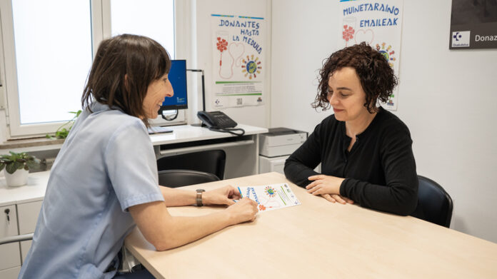 Osakidetzak euskal gazteen elkartasuna eskatzen du hezur-muinaren emaile gisa izena eman dezaten