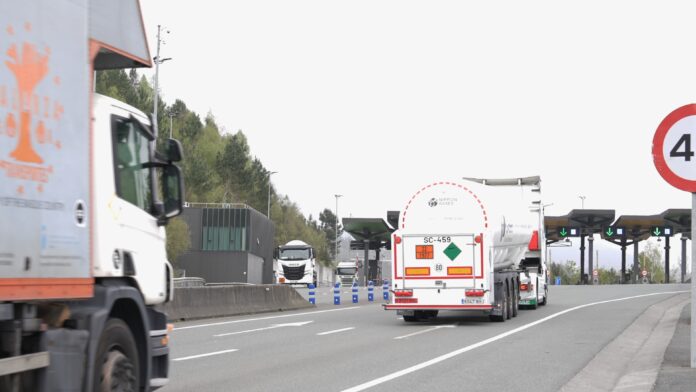 Erabileragatiko ordainketa sistemak garraio astunaren trafikoa birbanatzen du Bizkaian eta % 40 murrizten du Barazarretik igarotzen diren kamioien kopurua