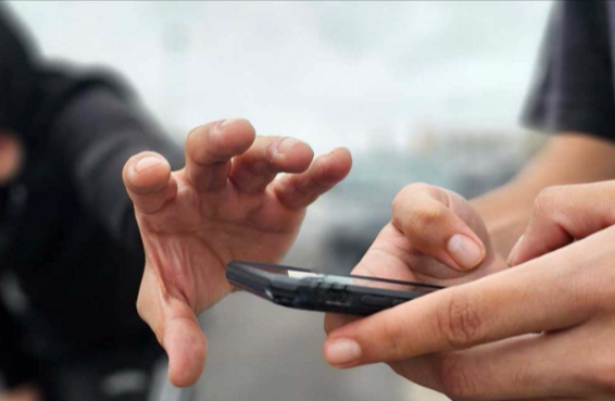 Entra en vigor la ley de multirreincidencia: penas de cárcel por el robo de móviles