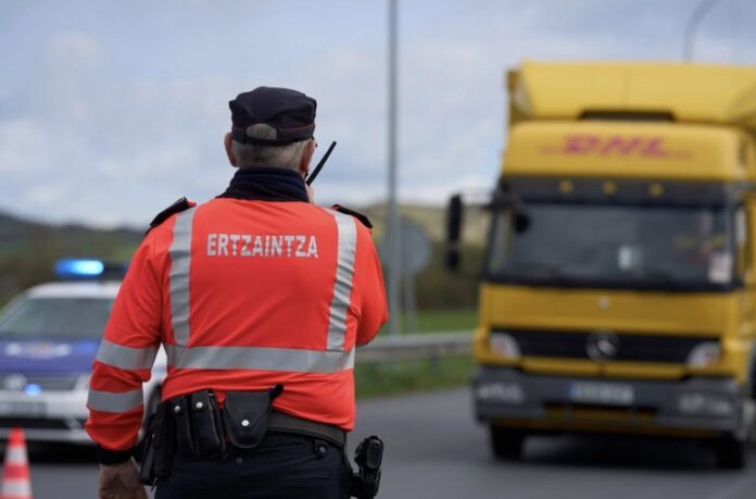 Eusko Jaurlaritzak kamioien ikuskapena indartuko du maiatzean Euskadiko errepideetan